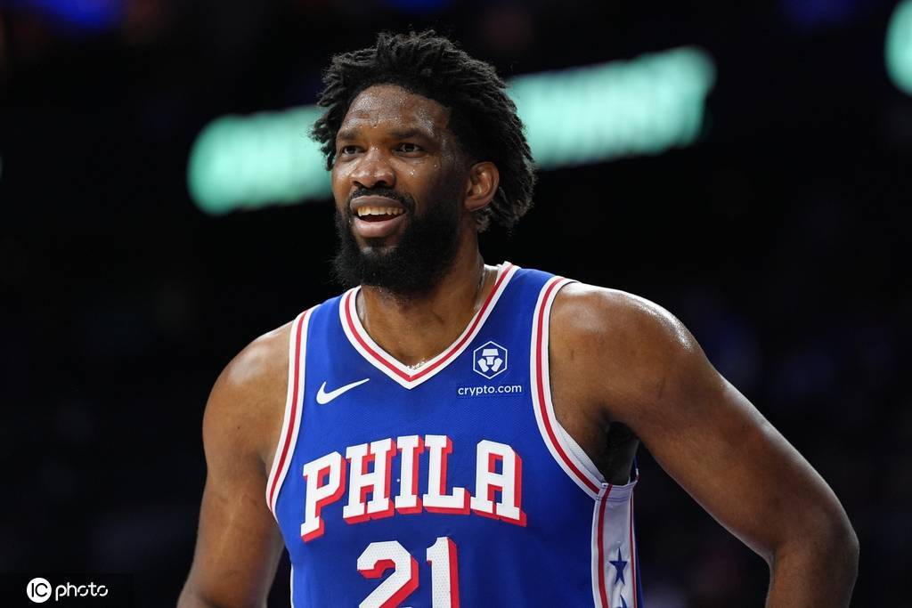 美记：恩比德在休赛期大幅减重 为新赛季做好准备